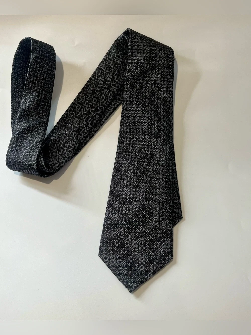 JOHN VARVATOS Silk Tie Formal Neck Tie ITALY Gray Geometric